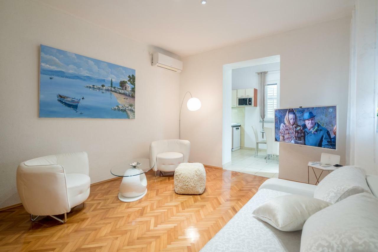 Adam apartments Stobrec Bagian luar foto