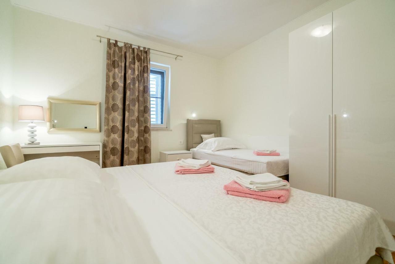 Adam apartments Stobrec Bagian luar foto