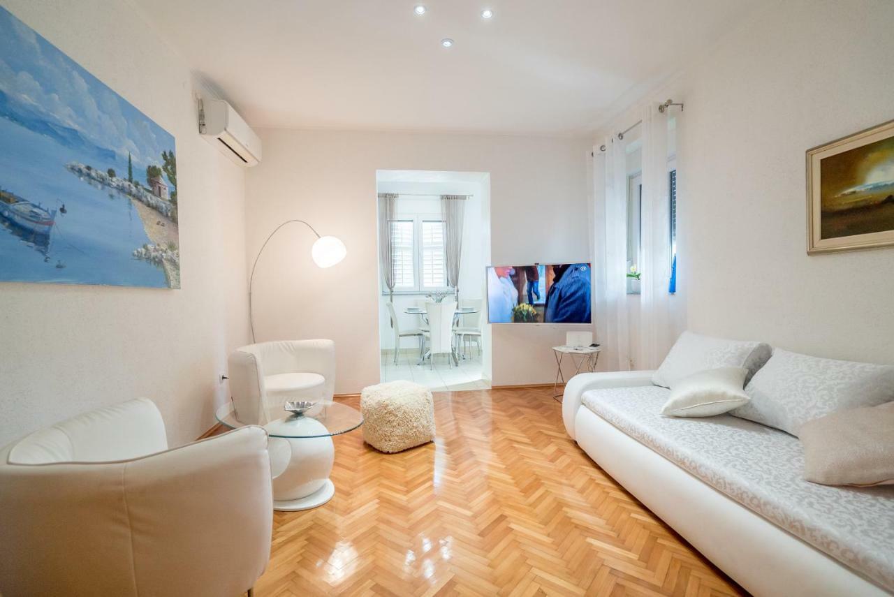 Adam apartments Stobrec Bagian luar foto